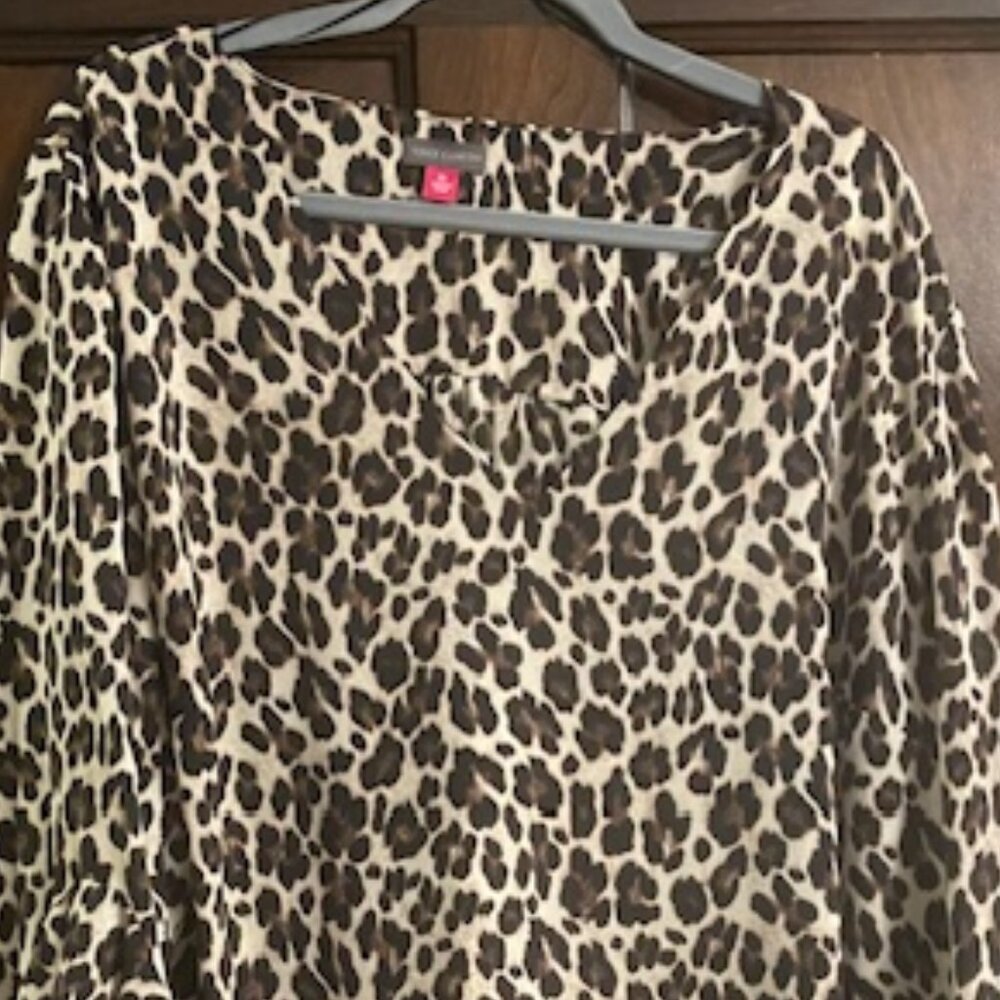 Vince Camuto Leopard Print Flutter Sleeve Tunic Top – Size 3X